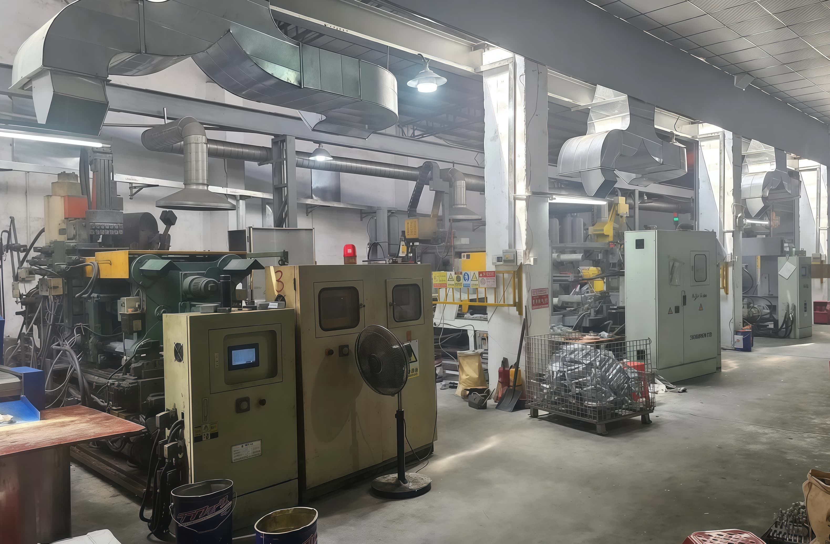 HSX aluminum die casting workshop for motorcycle LED lighting projects
